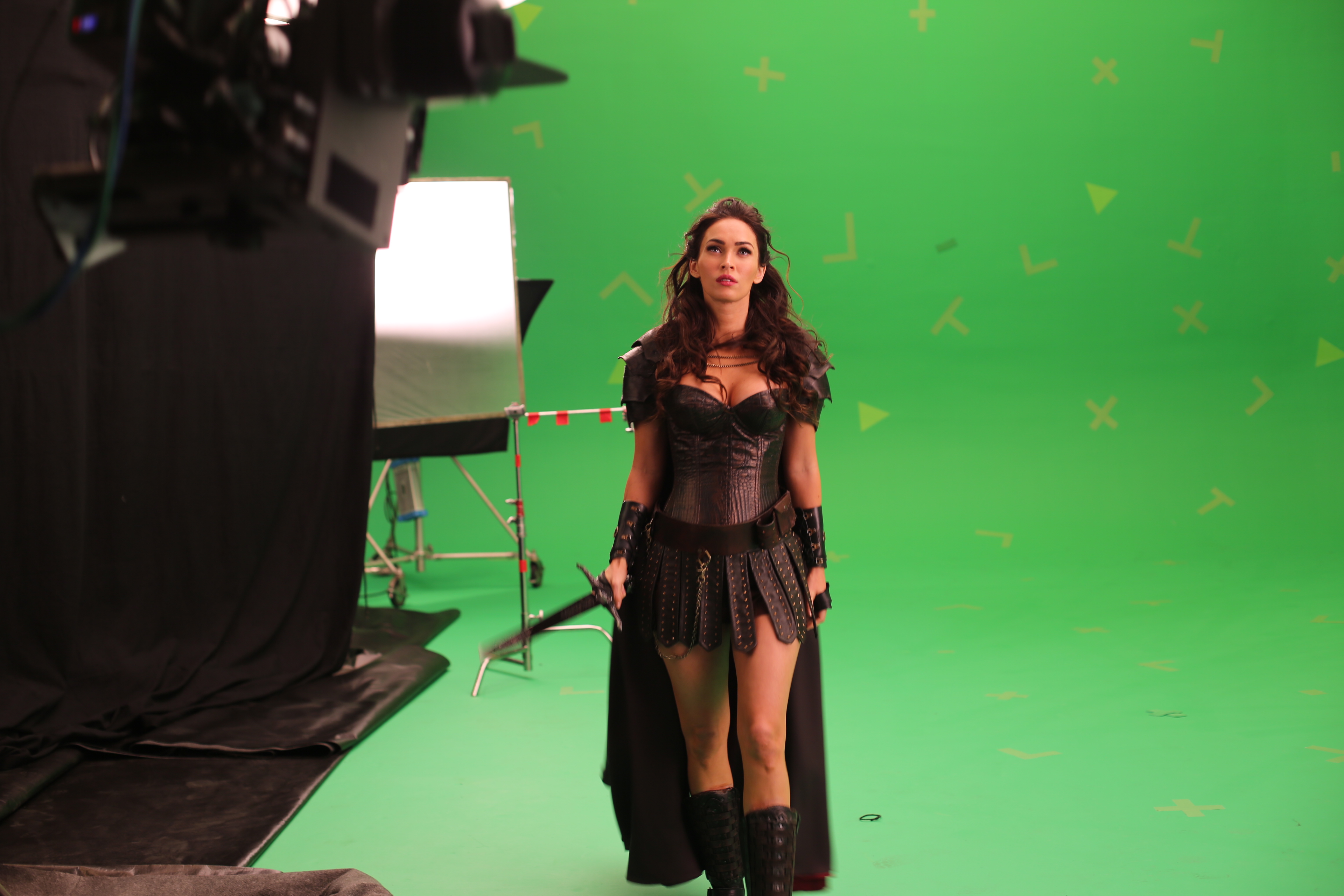 press-kit-stormfall-rise-of-balur-megan-fox-campaign-6